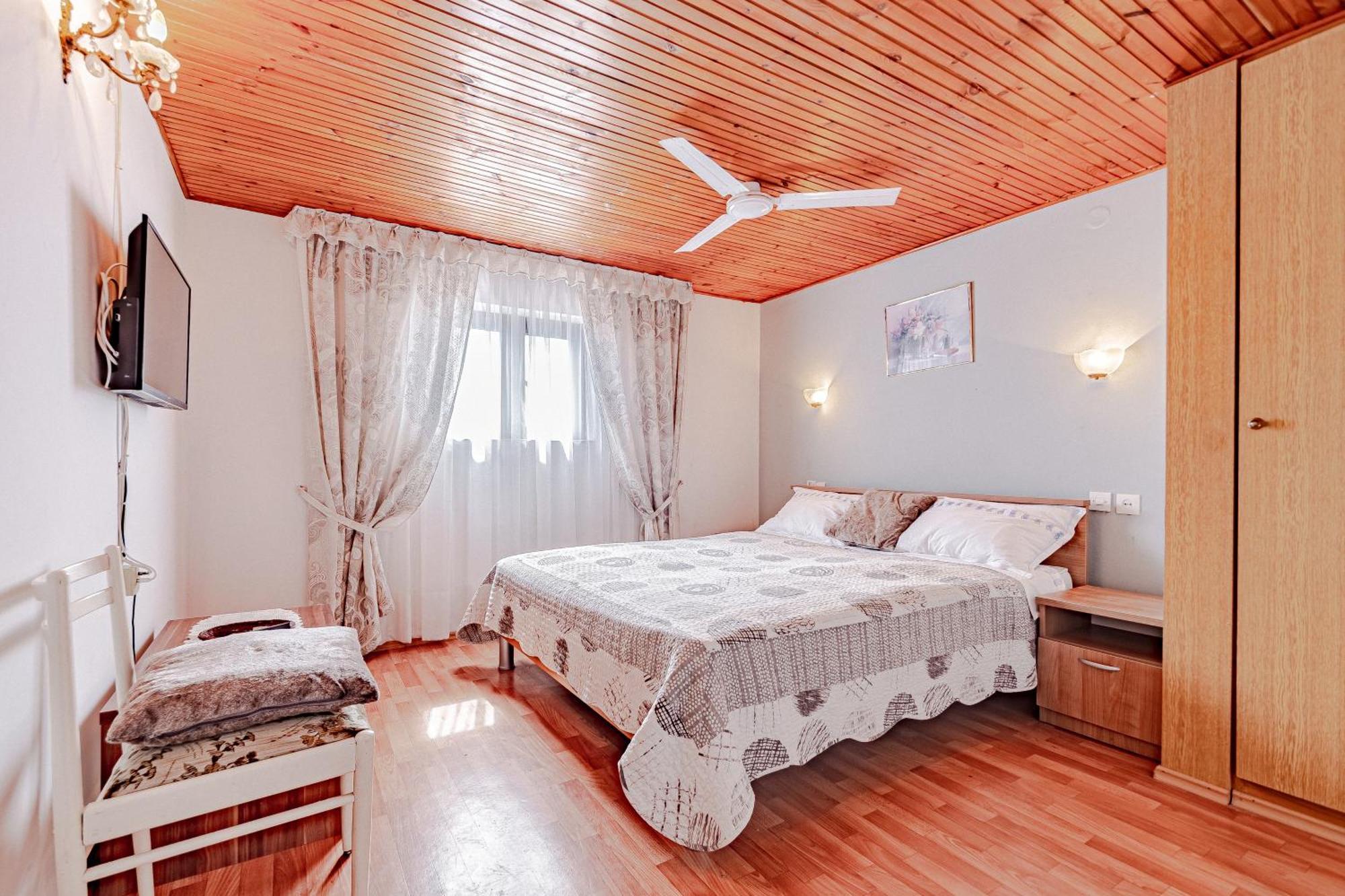 Family Friendly Apartments With A Swimming Pool Zavalatica, Korcula - 183 מראה חיצוני תמונה