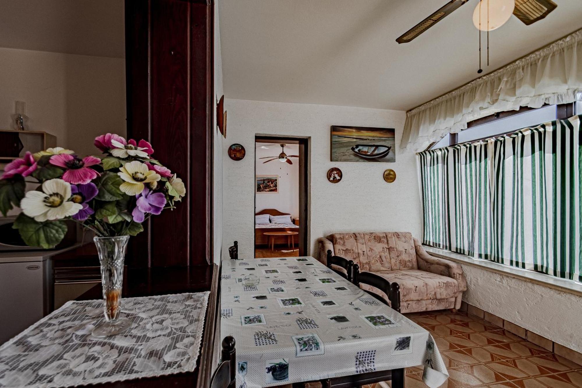 Family Friendly Apartments With A Swimming Pool Zavalatica, Korcula - 183 חדר תמונה